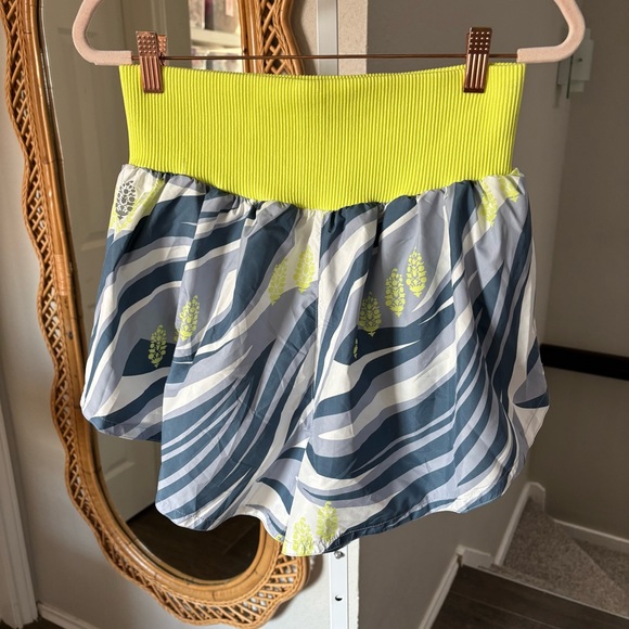 Free People / FP Movement Carpe Diem Print in Sporty Stripe - Picture 5 of 6